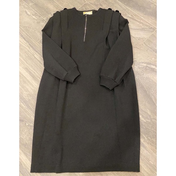 BLACK DRESS - Picture 1 of 1